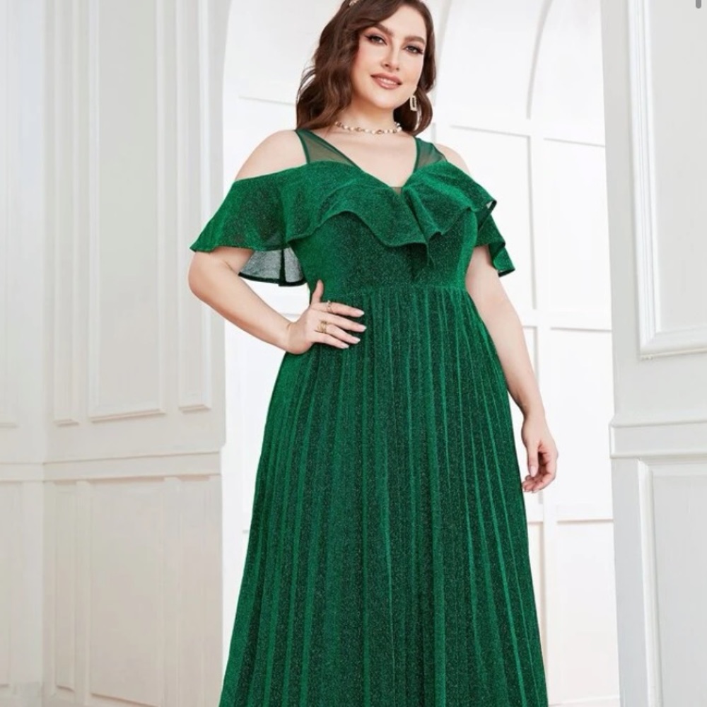 Green Long Glittery Special Occasion Dress 16w never worn